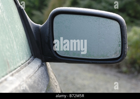 Frost am Auto Rückspiegel - Johannes Gollop Stockfoto