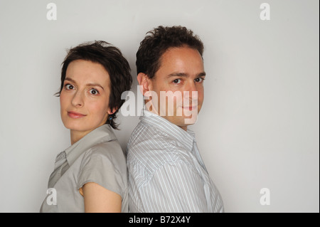 Porträt von einer attraktiven jungen Frau und einem Mann Stockfoto