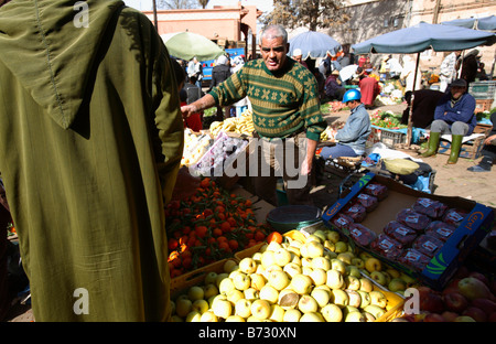 Früchte auf dem Markt in der Medina, Marrakesch, Marokko Stockfoto