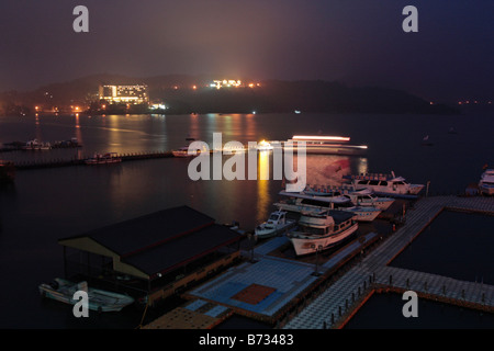 Sonne-Mond-See befindet sich in Zentraltaiwan Stockfoto