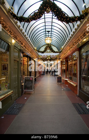 Der Korridor Einkaufspassage, Bath, England UK, Weihnachten 2008 Stockfoto