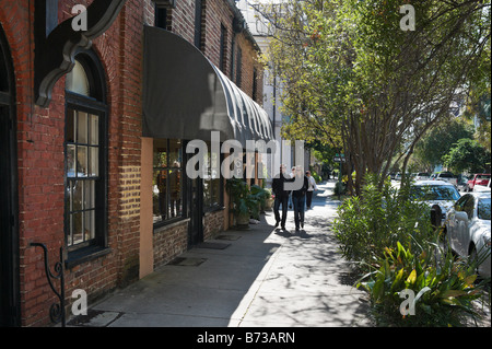 Geschäfte in der East Bay Street im historischen Viertel, Charleston, South Carolina, USA Stockfoto