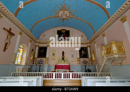 Im Inneren der Gedächtniskirche am Saint Anne de Beaupre in Quebec Stockfoto