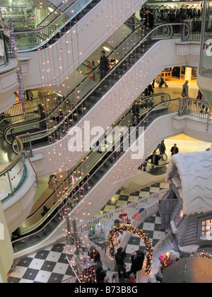 Burg-Mall in Norwich in Weihnachtszeit, Norwich, Großbritannien Stockfoto