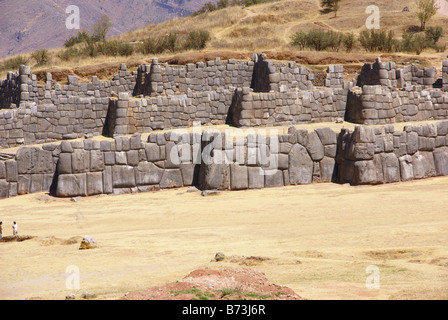 Massiven Steinmauern in Inkamauern Festung Sacsayhuaman Cusco Peru Südamerika Stockfoto