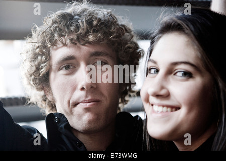 Close-up Portrait des jungen Brautpaares Stockfoto