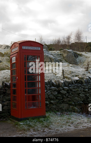 Die rote Telefonzelle in Bampton Dorf Penrith, Cumbria, das in einer Szene in der 1986 Film Withnail und ich sehen Stockfoto