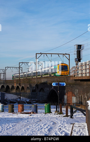 London Midland 323 213 Ansätze Wolverhampton mit einem Service aus Birmingham New Street auf 06 01 09 Stockfoto