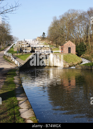 Die fünf steigen Schleusen am Bingley Stockfoto