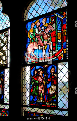 Mittelalterliche Glasfenster in den Cloisters Museum, New York City Stockfoto