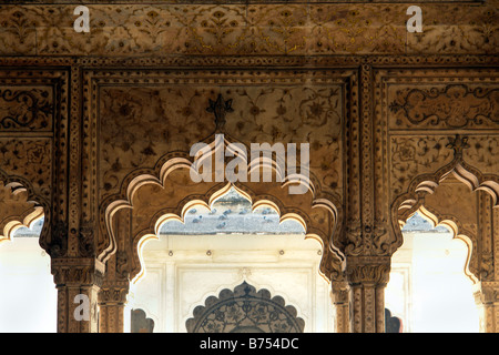 Marmor Detail der Spalten in der Diwan-i Khas oder Halle des Privataudienzen im roten fort Stockfoto