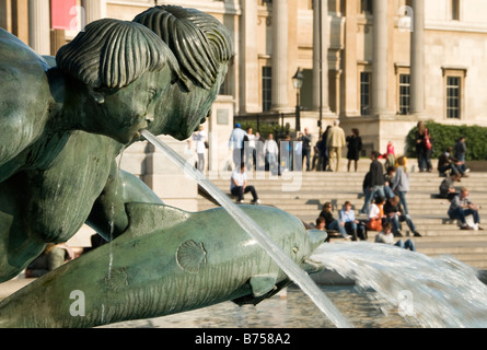 Brunnen am Trafalgar Square, London, UK Stockfoto