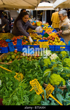 Markt auf der Piazza Campo di Fiori in Rom Italien Europa Stockfoto