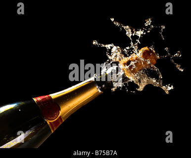 gut schließen Sie herauf Bild der Flasche Champagner Hintergrund Stockfoto