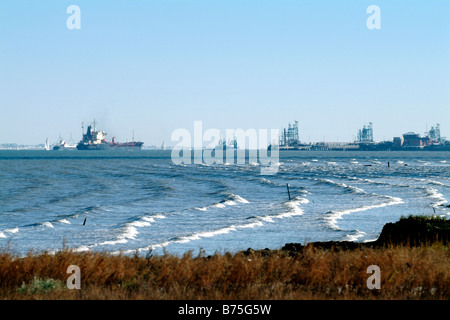 Marine-Terminal am ExxonMobil Fawley Ölraffinerie am Southampton Water, Hampshire, England Stockfoto