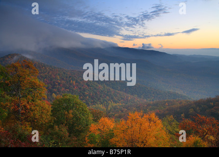 Dawn südlich des Mount Pisgah, Blue Ridge Parkway, North Carolina, USA Stockfoto