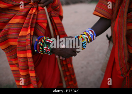 Ngoiroro ist ein Dorf mit 200 Einwohnern alle gehören zum Stamm Massai Dorf direkt liegt im Rift Valley südlich von Nairobi vor der Grenze zu Tansania Massai erhalten täglich viele Touristen fotografieren sie und kaufen Sie ihre örtlichen Handwerks Halsketten und Armbänder aus Beeds Stockfoto