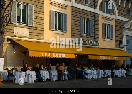 Teestube und Restaurant Canova auf der Piazza del Popolo im Centro Storico Rom Italien Europa Stockfoto