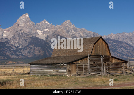 Grand Teton, überragt von einer Ranch entlang Mormone Zeile in Grand Teton Nationalpark, Wyoming Stockfoto