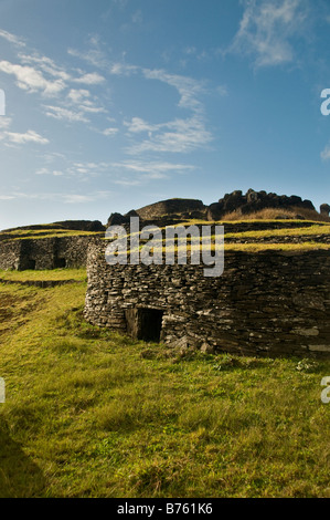 Orongo ist ein Steindorf und zeremonielle Zentrum an der südwestlichen Spitze von Rapa Nui (Osterinsel). Stockfoto
