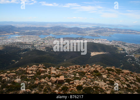 Hobart City von Mount Wellington aus gesehen Stockfoto