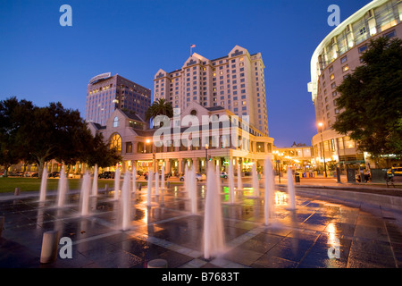 Plaza de Cesar Chavez, The Fairmont San Jose, Market Street, San Jose, Kalifornien, USA Stockfoto