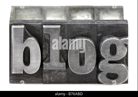 Das Wort Blog in alten Buchdruck Druckstöcken auf einem weißen Hintergrund isoliert Stockfoto