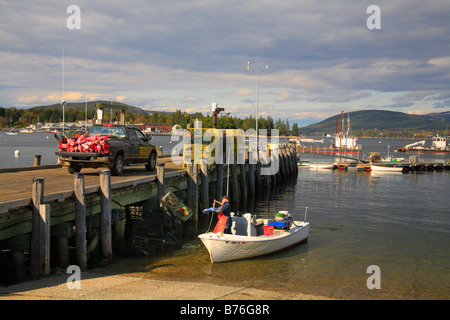 Entladung Hummerfallen in Manset, Southwest Harbor, Maine, USA Stockfoto