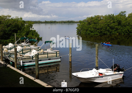 J N Ding Darling national Wildlife Refuge Sanibel Insel Florida Vermietung Dayboats am Kai Stockfoto