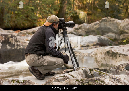 Fotograf auf der Little Pigeon River in den Smoky Mountains Stockfoto