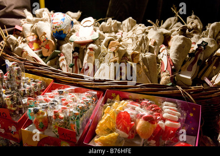 Weihnachtsmarkt in Tartu Rathausplatz Estland Europa Stockfoto