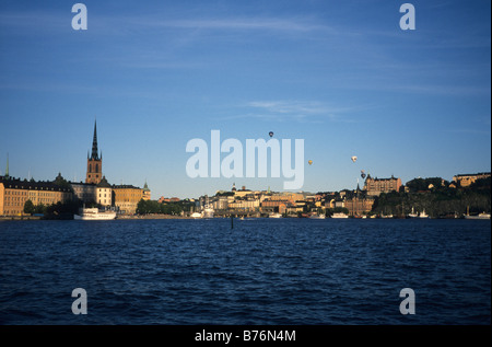 Blick über die Altstadt von Stockholm, weil es vom Rathaus gesehen werden kann. Stockfoto