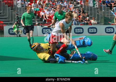 Hockey-Spieler im Wettbewerb bei der Euro-Nationen 2007 in Manchester uk (Spanien / Niederlande) Stockfoto