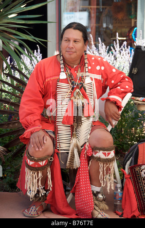 Navajo Indianer gekleidet in voller Montur für touristische Leistung Sedona Arizona USA Stockfoto