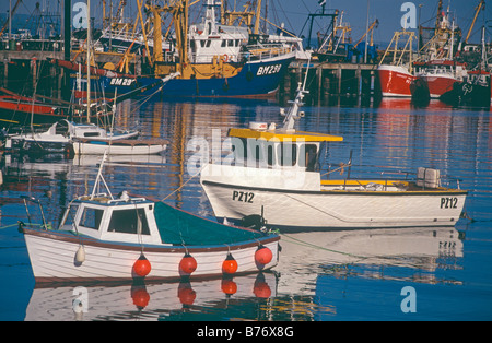 Angelboote/Fischerboote in Newlyn Harbour, West Cornwall, UK Stockfoto