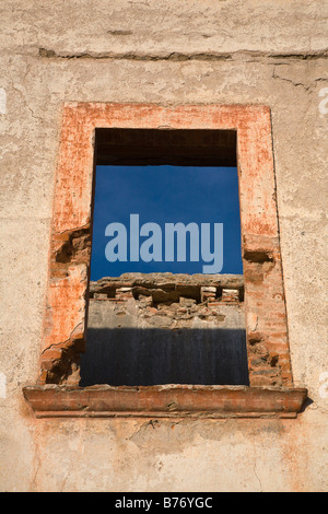 Ein Fenster in eine Ruine gefunden in der Geisterstadt von MINERAL DE POZOS eine kleine Künstler Kolonie & touristischen Bestimmungsort GUANAJUATO Mexiko Stockfoto