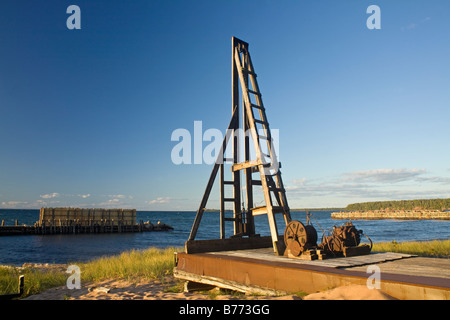 WISCONSIN - alten Flaschenzug am kleinen Sand Bay am Lake Superior in Apostel Islands National Lakeshore. Stockfoto