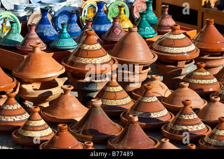 Tajine Töpfen im Souk in Marrakesch Marokko Stockfoto