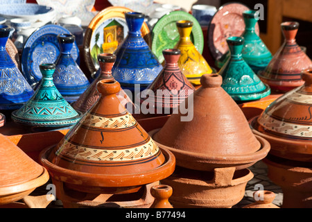 Tajine Töpfen im Souk in Marrakesch Marokko Stockfoto