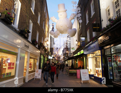 Riesiger Schneemann im Carnaby Street London UK Europe Stockfoto