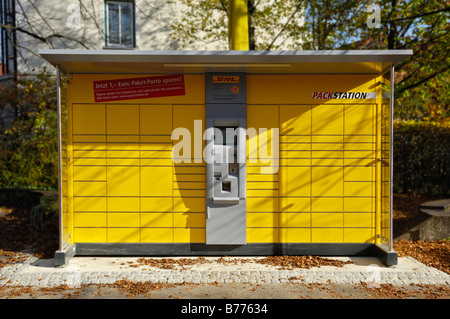 DHL-Packstation, Verpackung Bahnhof, Bayern, Deutschland, Europa Stockfoto