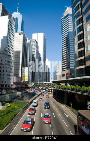 Verkehr und Hochhaus Gebäuden, Connaught Road Central, Sheung Wan, Hong Kong Island, Hongkong, Volksrepublik China Stockfoto