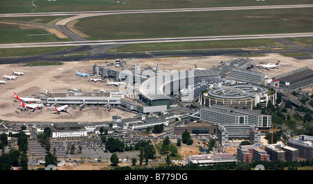 Luftaufnahme, Flughafen Düsseldorf, Nordrhein-Westfalen, Deutschland, Europa Stockfoto