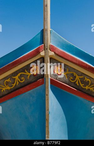 Nahaufnahme der Bug des Luzzu Fischerboot Stockfoto