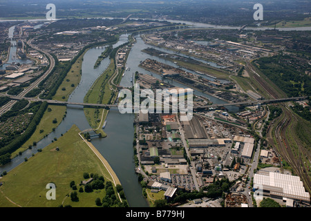 Luftaufnahme, den Rhein-Herne-Kanal, DuisPort, Binnenhafen, Stadtteil Ruhrort, Duisburg, Nordrhein-Westfalen, Deutschland, Europa Stockfoto