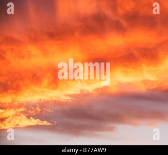 Goldenen Wolken Himmel Stockfoto