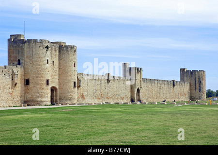 Alte Stadtmauer, Aigues-Mortes, Camargue, Gard, Languedoc-Roussillon, Südfrankreich, Frankreich, Europa Stockfoto