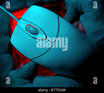 Nahaufnahme Bild von einem mans Hand, die eine Computer-Maus Stockfoto
