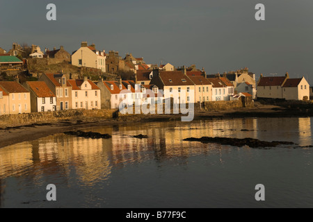 Malerische Fischer Hütten im Dorf Pittenweem in der East Neuk of Fife, Schottland, UK, Europa. Stockfoto