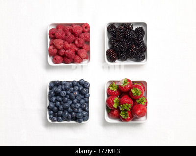 Himbeeren Erdbeeren Brombeeren Heidelbeeren Stockfoto